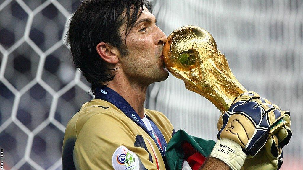 who-has-the-most-clean-sheets-in-football-history-the-goalkeeping-legends-ranked